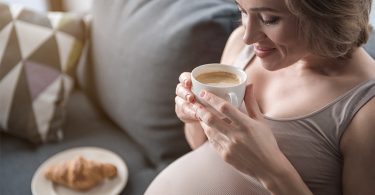 קפה בהריון? כל מה שאת צריכה לדעת